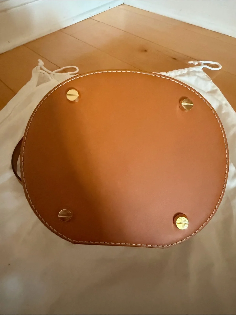 MCM Cognac Visetos Barrel Crossbody with Gold Hardware - Picture 4 of 6